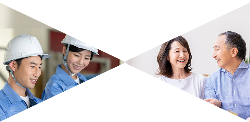 笑顔の業者とお客様の画像